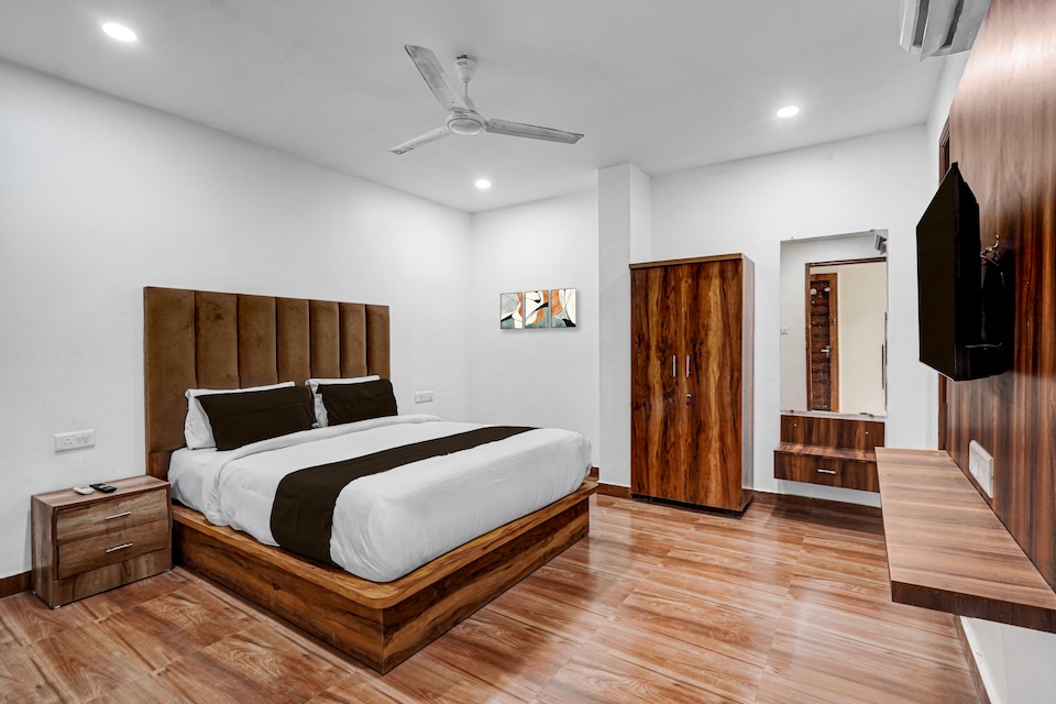 Hotel O THE ERA INFINITY HOTEL , Govind Nagar Kanpur, Kanpur