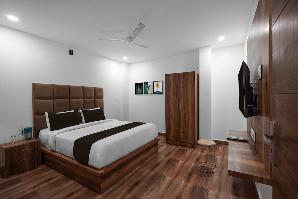 Hotel O THE ERA INFINITY HOTEL , Govind Nagar Kanpur, Kanpur