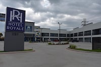 Hotel Royale IAH Airport North Houston I-45