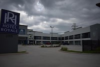 Hotel Royale IAH Airport North Houston I-45