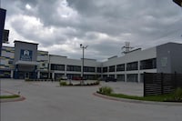 Hotel Royale IAH Airport North Houston I-45