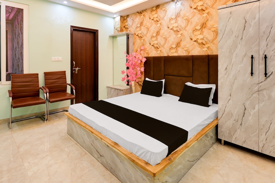 Hotel O Radhe Palace , Vikas Nagar Lucknow, Lucknow
