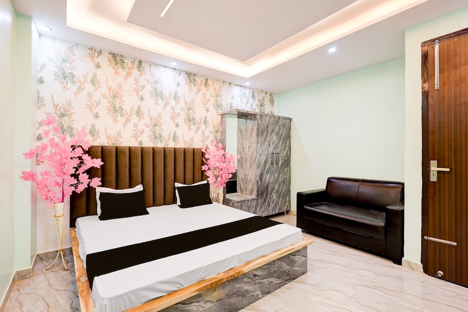 Hotel O Radhe Palace , Vikas Nagar Lucknow, Lucknow