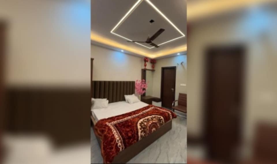 Hotel O Radhe Palace , Vikas Nagar Lucknow, Lucknow
