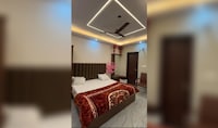 Hotel O Radhe Palace 