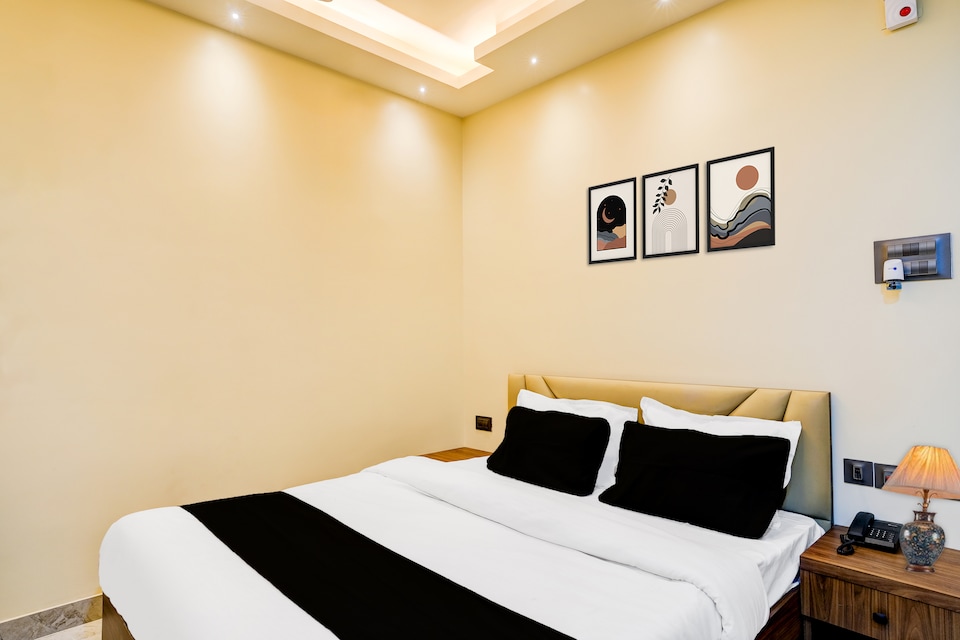 Super Townhouse Bhangagarh Bus Terminal Formerly The Rudra Inn, Platan Bazar Guwahati, Guwahati