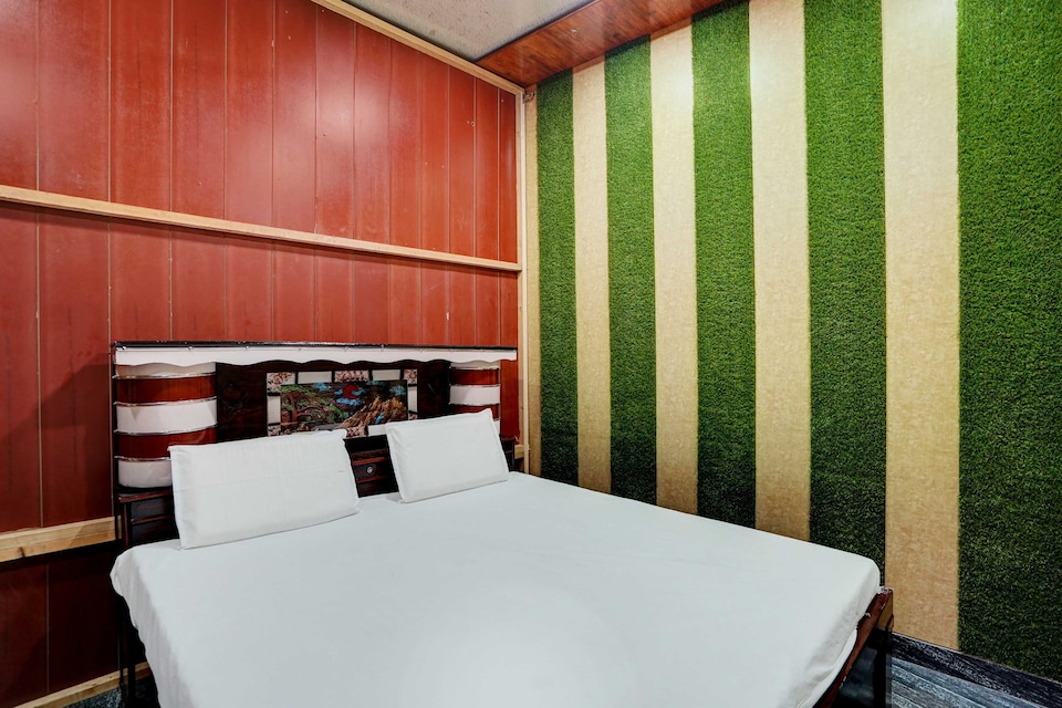 The Honirav Hotel, Meerut, Meerut