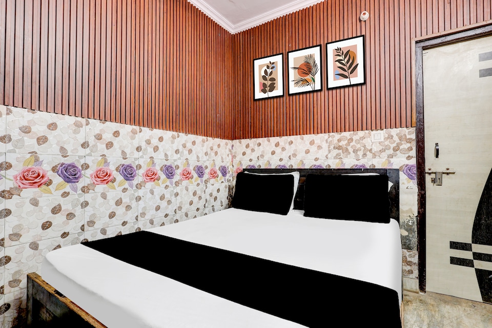 SPOT ON Diamond Hotel, North Delhi, Delhi