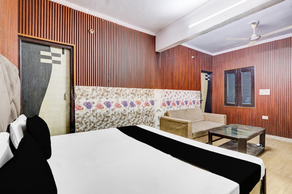 SPOT ON Diamond Hotel, North Delhi, Delhi