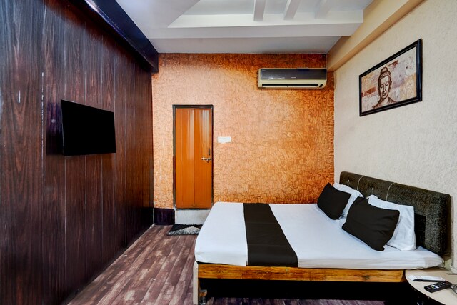 Super Collection O Lokmanya Nagar Metro Station Formerly Hotel Siddhivinayak