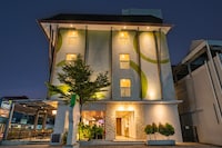 Palette Hotel near Padma