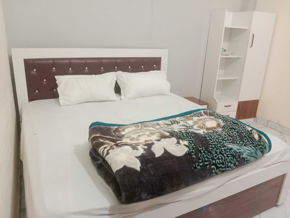 Hotel O WELCOME TO GUEST HOUSE , Moradabad, Moradabad