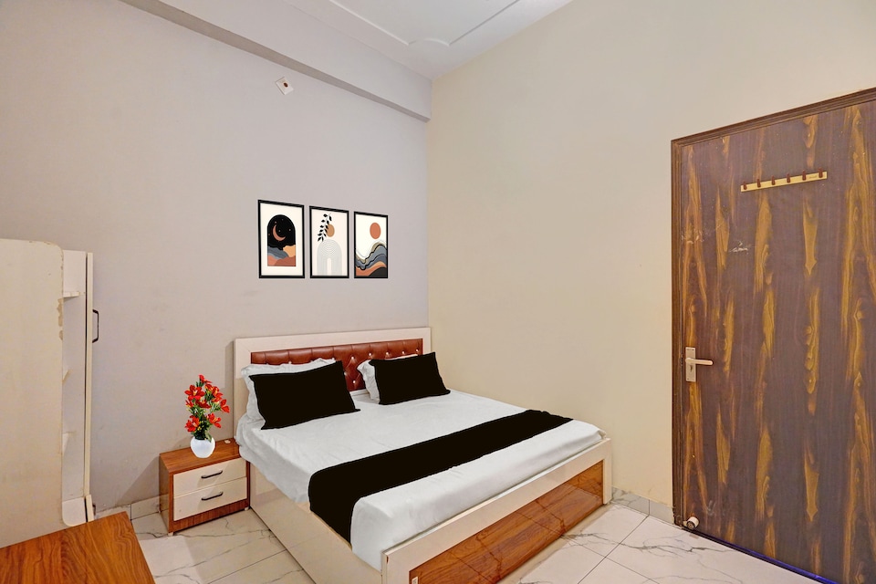 Hotel O WELCOME TO GUEST HOUSE , Moradabad, Moradabad