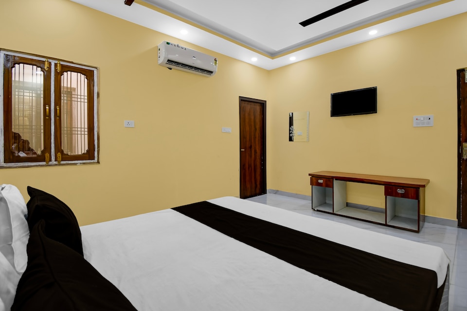 Hotel O by OYO DP Palace, Airport Lucknow, Lucknow