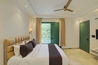 COLLECTION O HOTEL DLF PHASE-4 MG ROAD