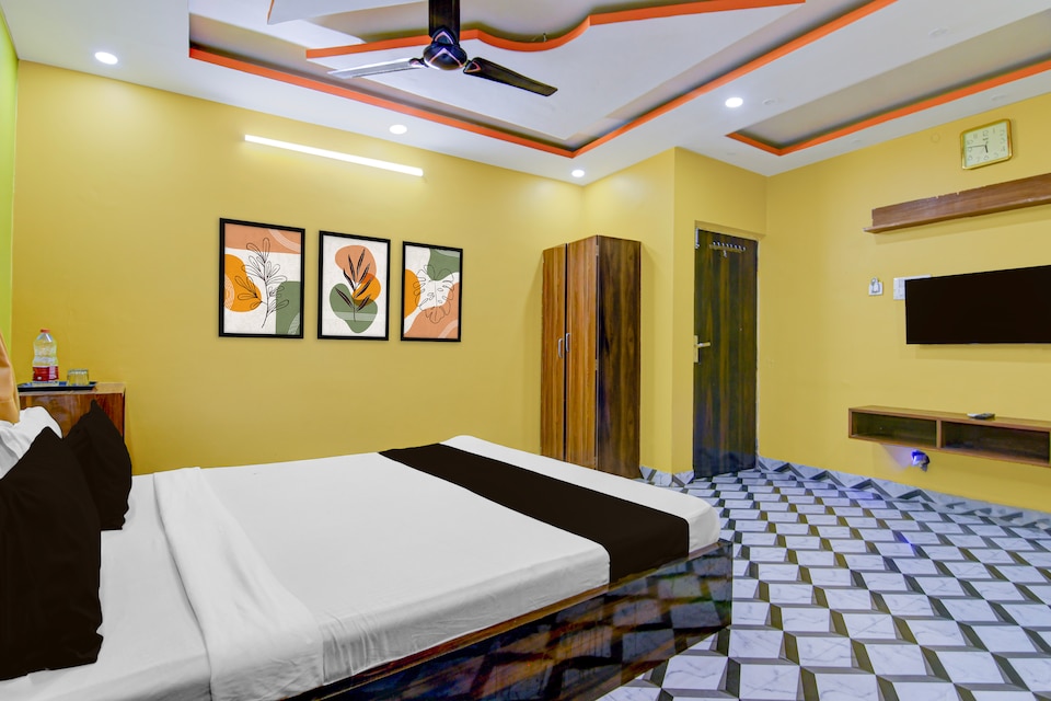 POP 84106E Hotel OLove Birds Hotel, Rajarhat Kolkata, Kolkata