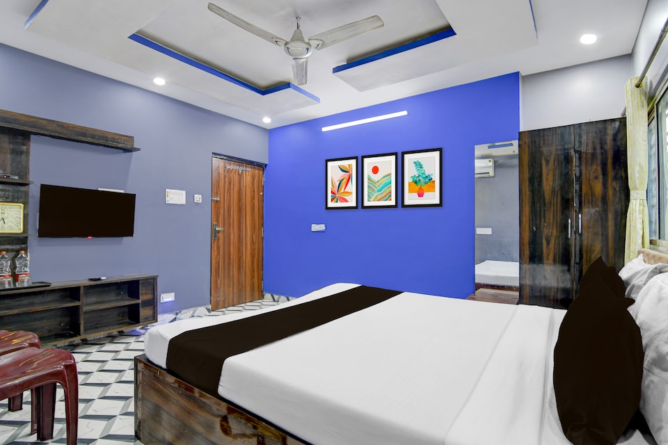 POP 84106E Hotel OLove Birds Hotel, Rajarhat Kolkata, Kolkata