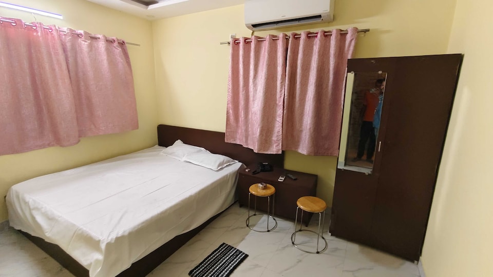 POP 84106E Hotel OLove Birds Hotel, Rajarhat Kolkata, Kolkata