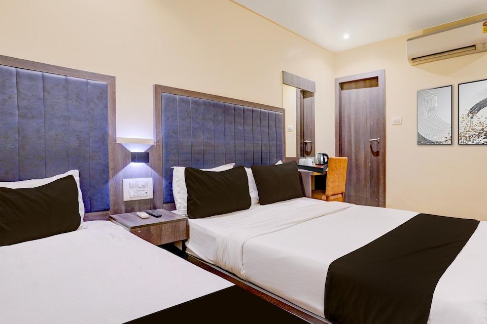 Townhouse LBS Road BKC Formerly Royal Palace, Mumbai International Airport, Mumbai