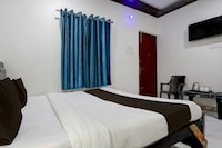 Hotel O FOUR SEASONS P. GUEST HOUSE