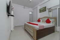 Hotel O White House Residency