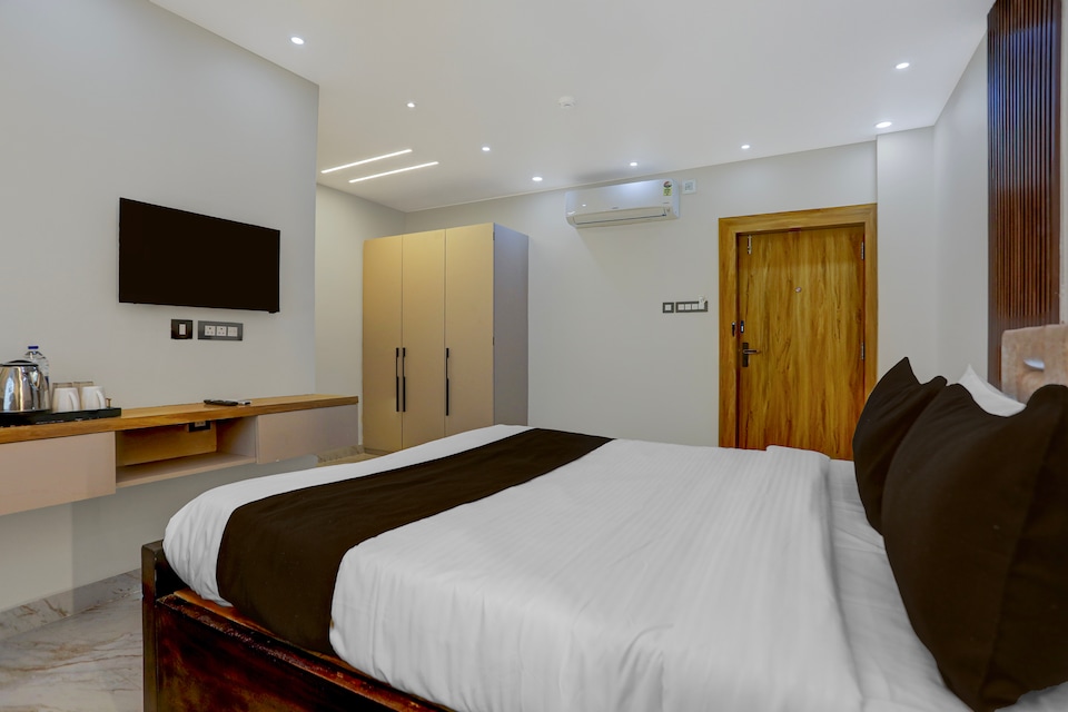 Super Townhouse Puri Bypass Crossway Formerly Hotel Pratee Heights, Khandagiri Bhubaneswar, Bhubaneswar