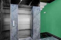 Super Townhouse Puri Bypass Crossway Formerly Hotel Pratee Heights