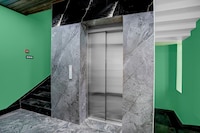 Super Townhouse Puri Bypass Crossway Formerly Hotel Pratee Heights