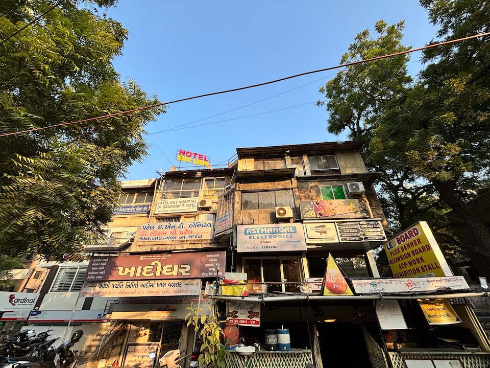 POP 84110F Hotel O B N Inn, Ashram Road Ahmedabad, Ahmedabad