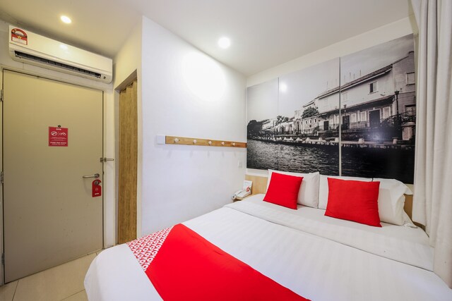 OYO 324 Johnshun Hotel