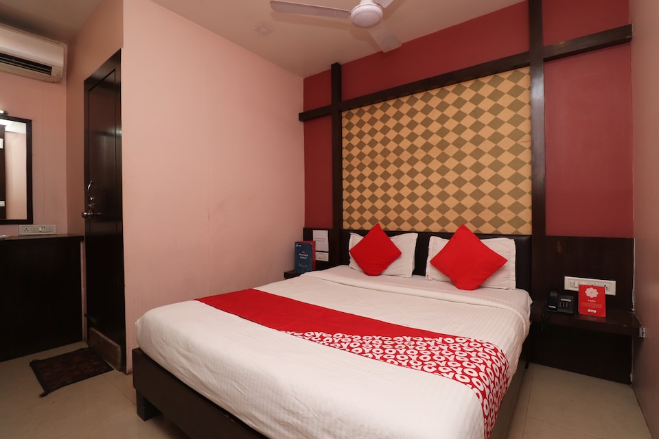 OYO 13214 Hotel Metro 7x11, Jaistambh Chowk, Raipur