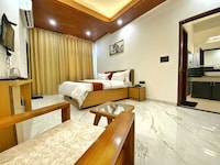 Hotel O Luxe's Stays