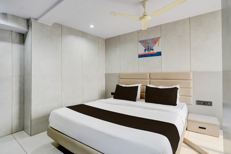 Hotel O Olive7, Textile Market Surat, Surat