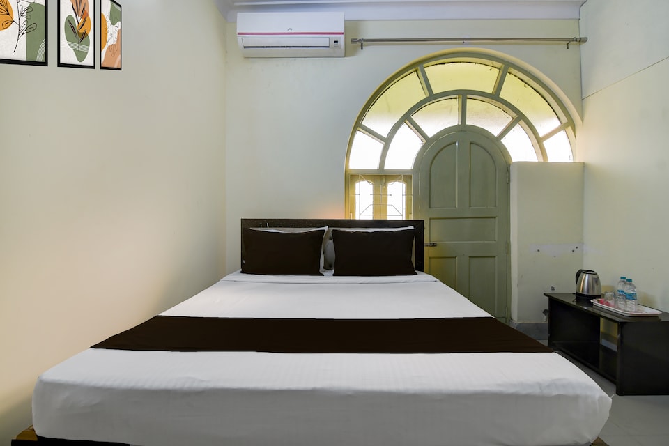 POP 84116K Hotel O Maa Tara Guest House, VIP Road Kolkata, Kolkata