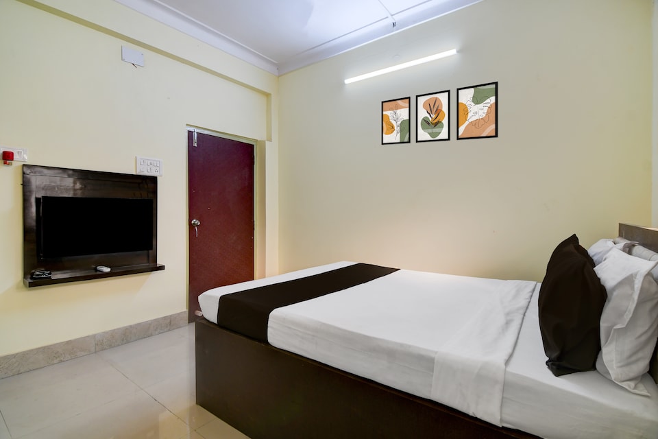 POP 84116K Hotel O Maa Tara Guest House, VIP Road Kolkata, Kolkata