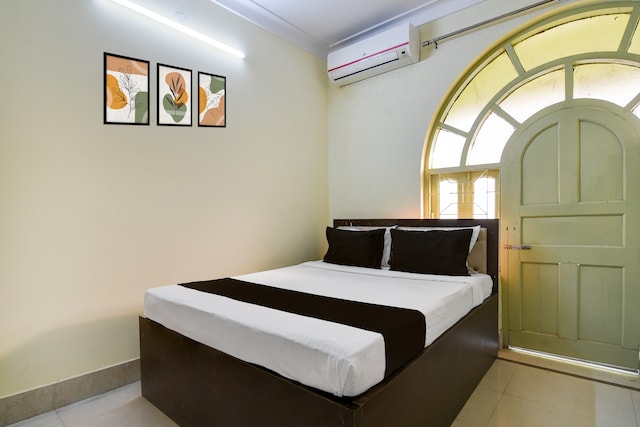POP 84116K Hotel O Maa Tara Guest House