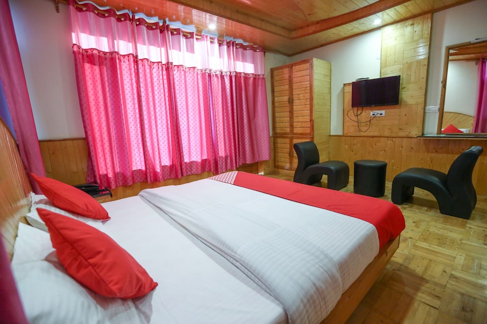 OYO Kartik Holiday Cottage, Kanyal Road, Manali