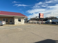 Big 12 Motel Broken Bow NE