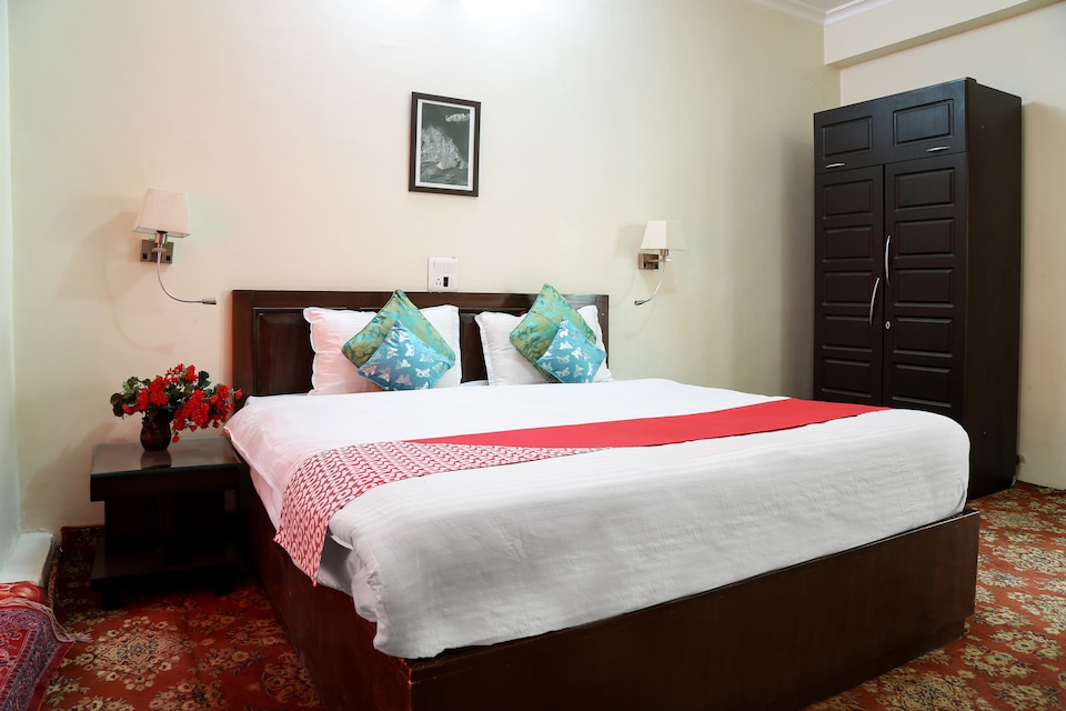 OYO 13223 Hotel Tak, Old Leh Road, Leh-Ladakh