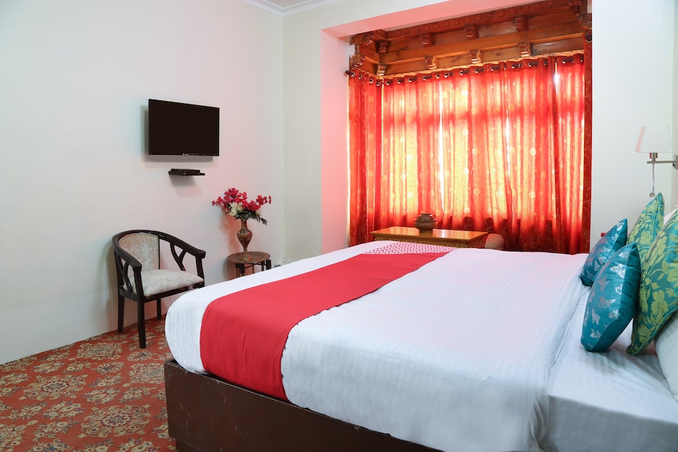 OYO 13223 Hotel Tak, Old Leh Road, Leh-Ladakh