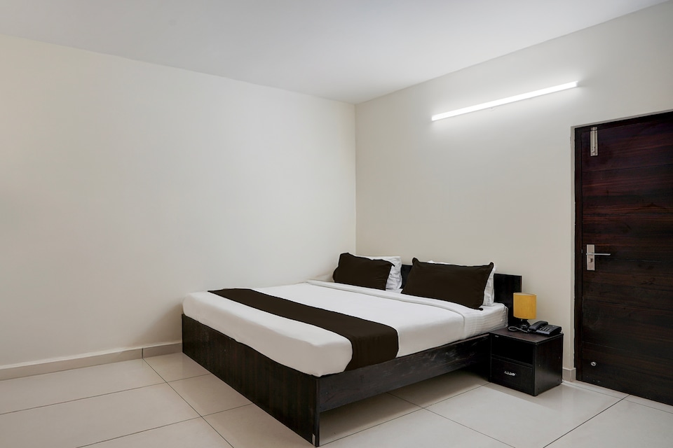 Hotel O Dwarka Comfort , Hosur Road Bangalore, Bangalore