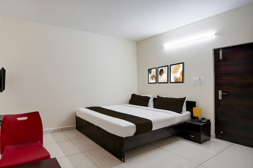 Hotel O Dwarka Comfort , Hosur Road Bangalore, Bangalore