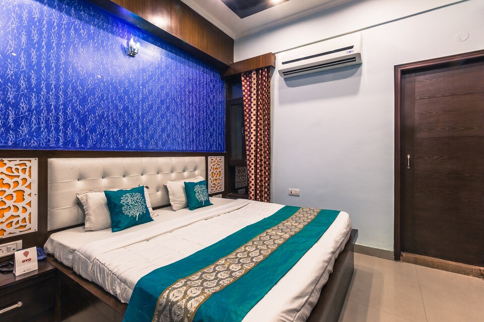 OYO 2558 Hotel R K Residency, Vaishali Kaushambi Metro, Ghaziabad