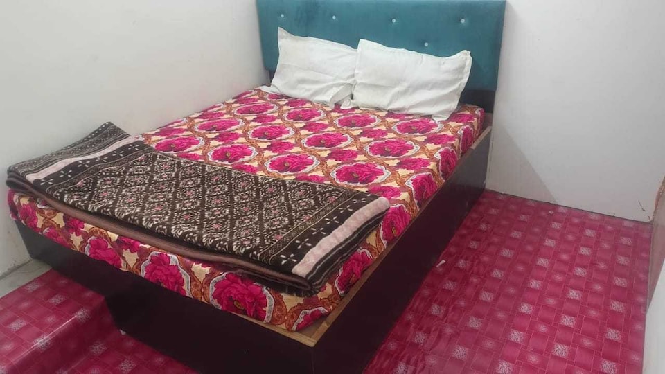 SPOT ON Vs Grand , Sitapur, Sitapur