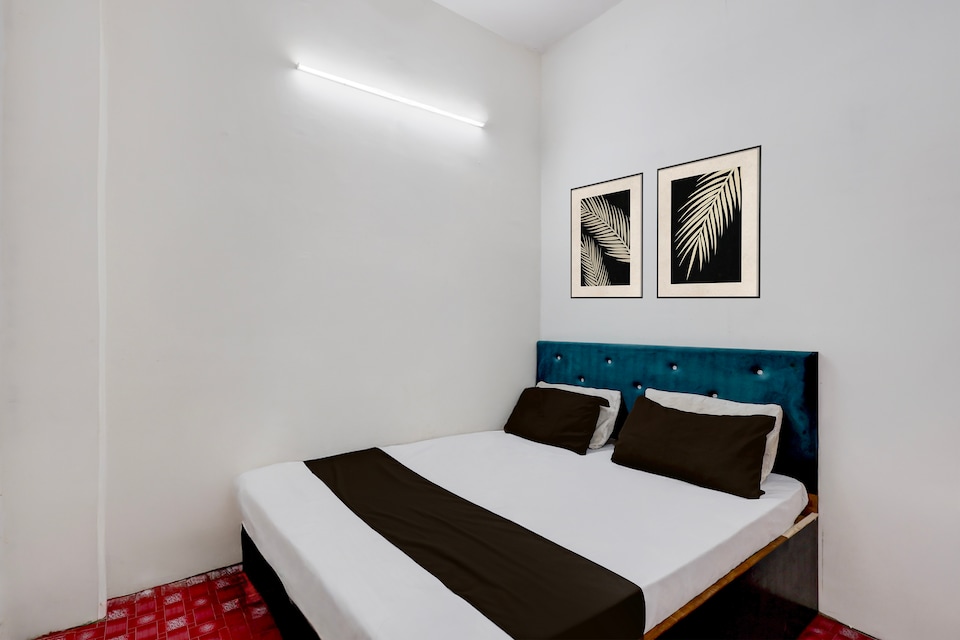 SPOT ON Vs Grand , Sitapur, Sitapur