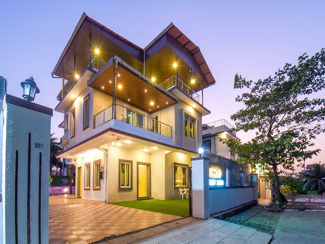 Nakshatra 4bhk Villa by DanCenter | BBQ | Pvt pool | Lonavala