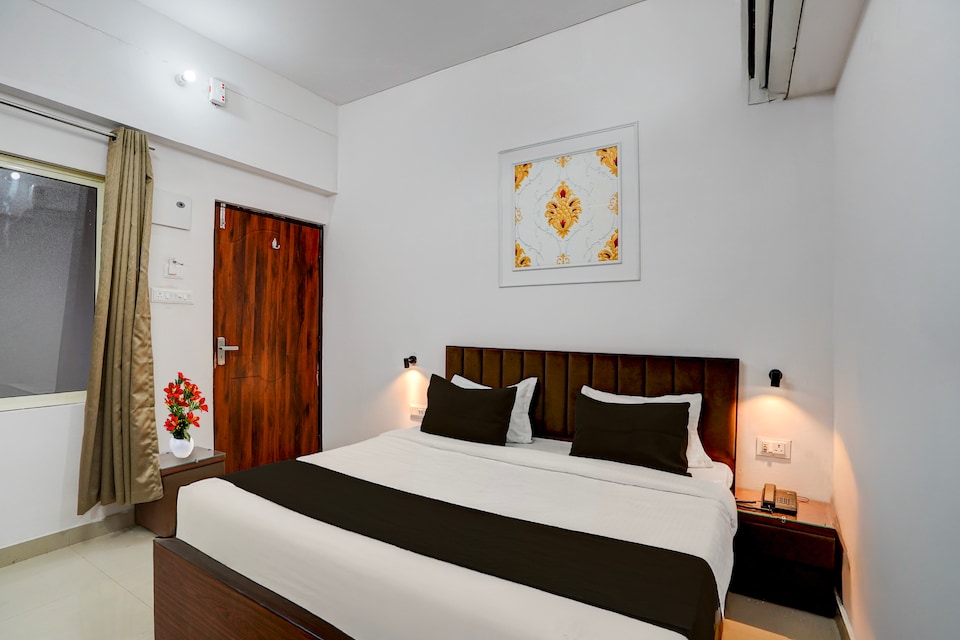 Super Collection O Prayag Railway Junction, Mumfordganj Allahabad, Prayagraj