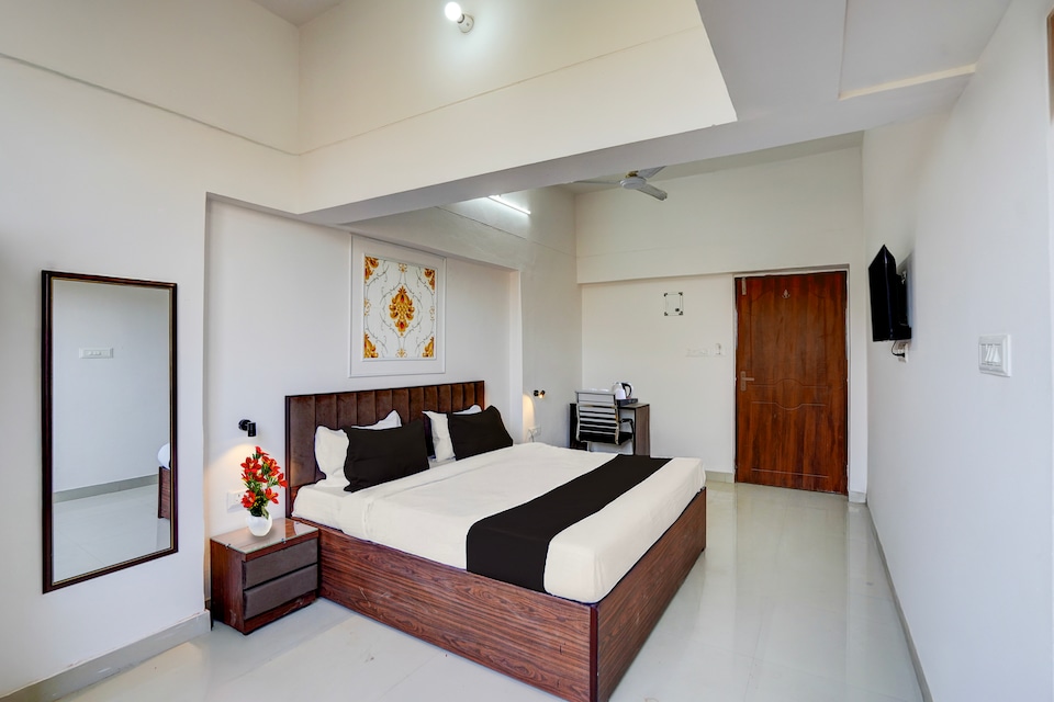 Super Collection O Prayag Railway Junction, Mumfordganj Allahabad, Prayagraj