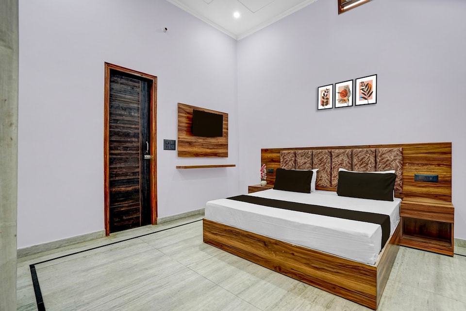 SPOT ON Royal Homestay , Moradabad, Moradabad