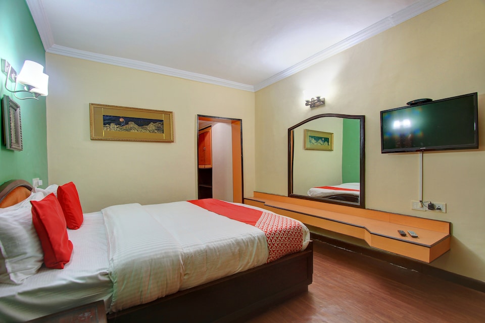 Collection O Hotel Sapphire Garden View, Ooty Town-II, Ooty
